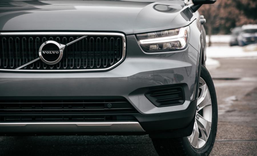 Детали экстерьера Volvo XC40 T4 Momentum 2018 года  (NA) (фото 35 из 36)